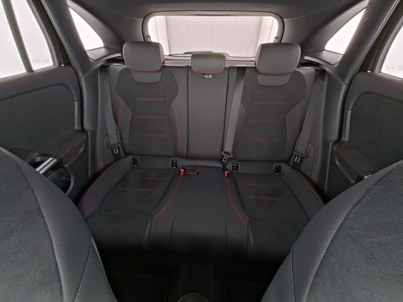 Fahrzeugabbildung Mercedes-Benz GLA 180 AMG LINE*Night*Distron*360*LED*EasyPack*