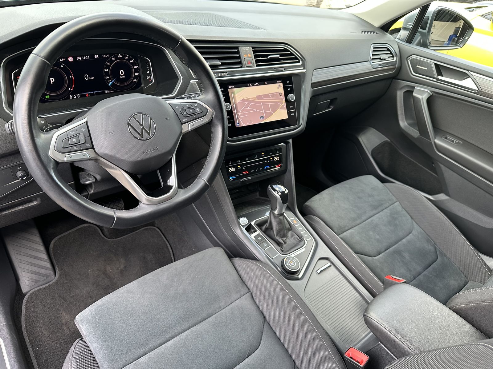 Fahrzeugabbildung Volkswagen Tiguan Allspace 4M Elegance NAV+IQ-LIGHT+KAM+H&K