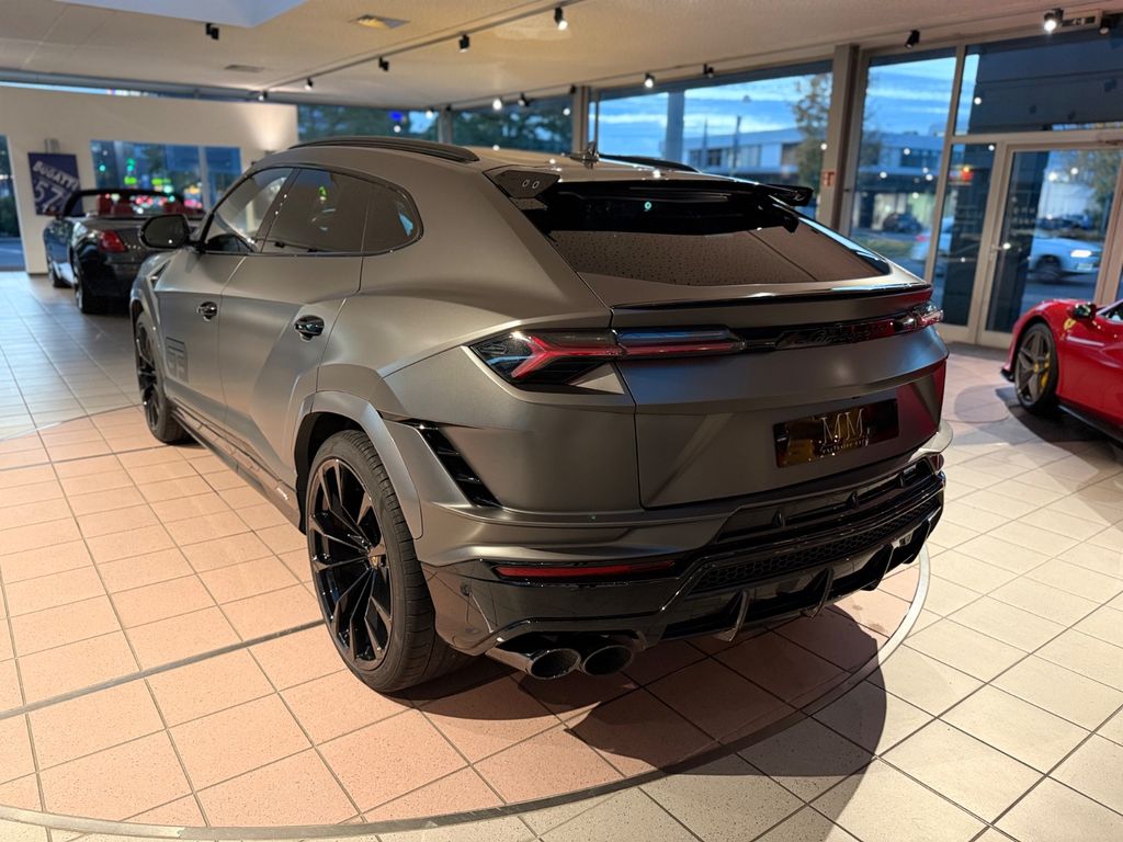 LAMBORGHINI Urus 2023