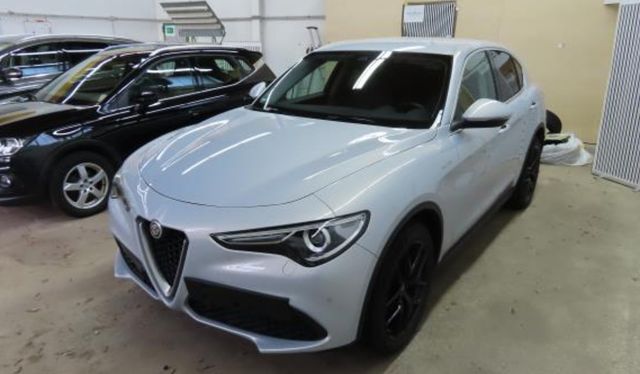 Alfa Romeo Stelvio 2.2 Q4 Aut. Super XENON/NAVI/ACC/DAB/RFK