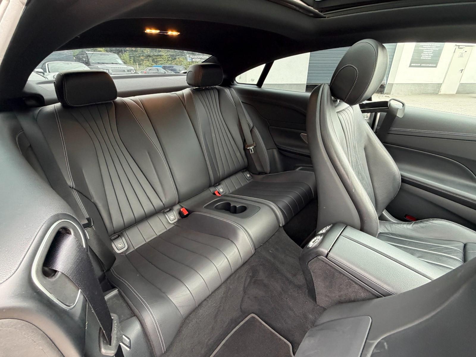 Mercedes-Benz E 220 d Coupe LED - Burmester - AMG Line ///
