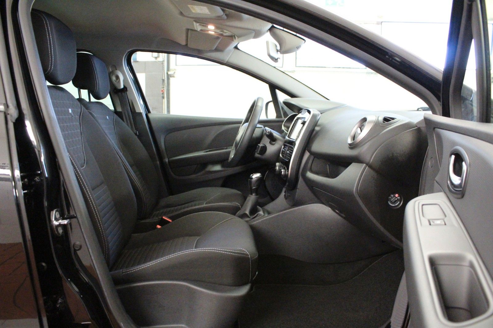 Fahrzeugabbildung Renault Clio TCe 90 GT Line *Navi*Klima*Winterräder *