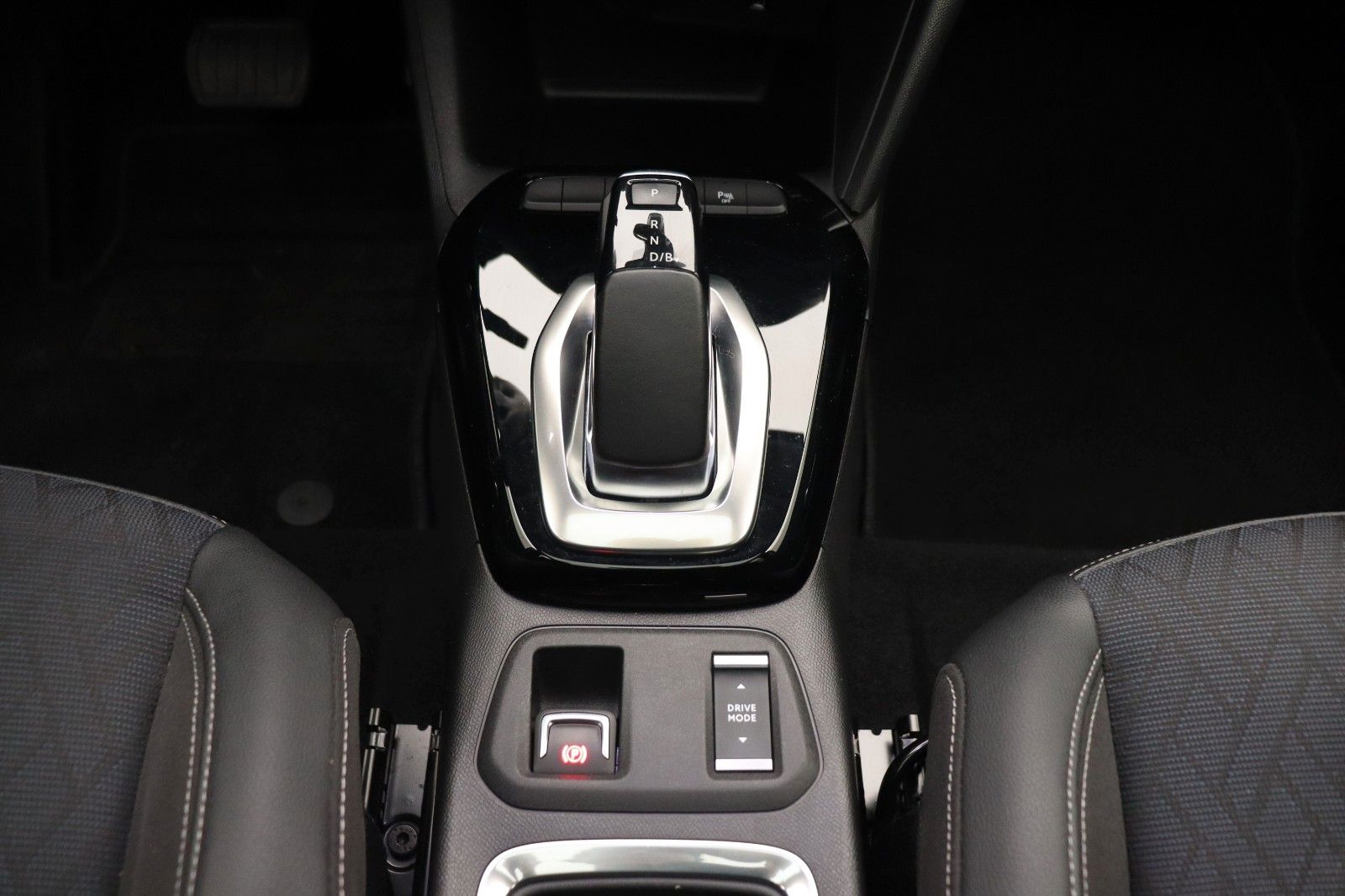 Fahrzeugabbildung Opel Corsa-e F First Edition IntelliLux Panorama PDC