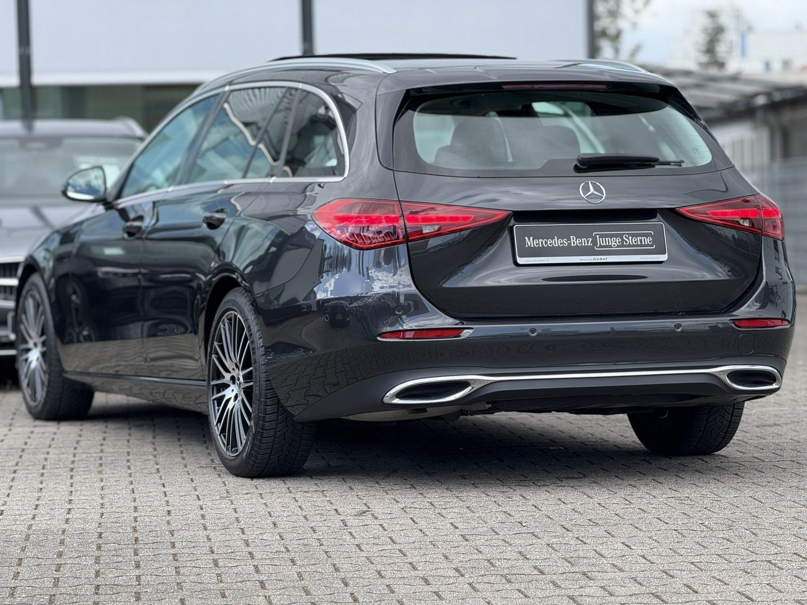 Fahrzeugabbildung Mercedes-Benz C 180 T Avantgarde*PANO*TOTWINKEL*LED*KAMERA*