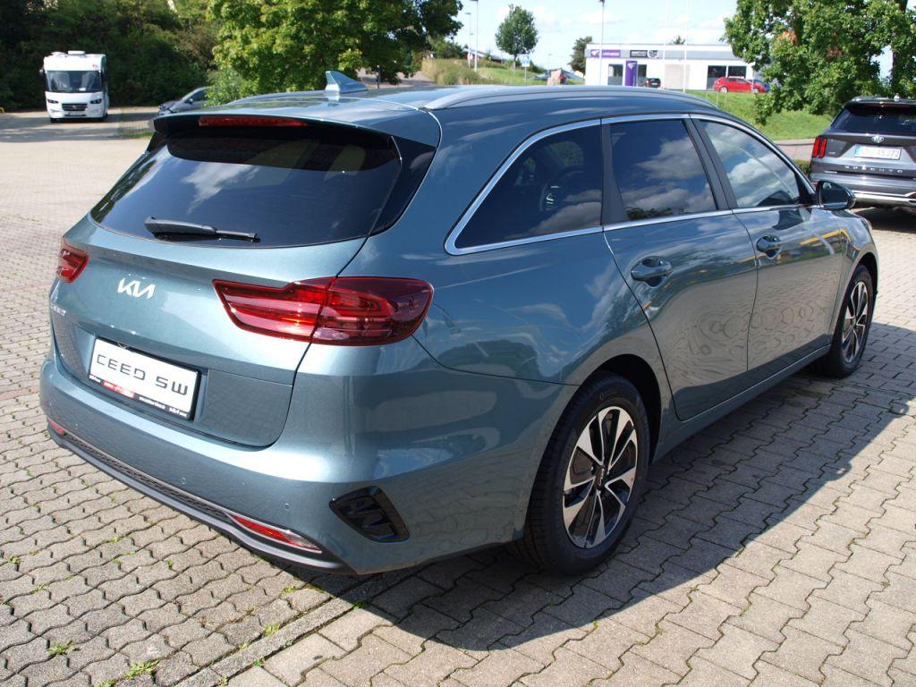 Kia Ceed SW 1.5 T DCT7 NAVI KAM ALU SHZG LED 4 WKR