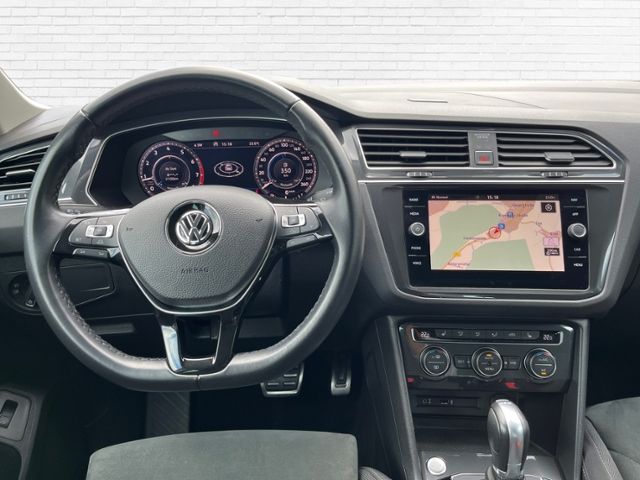 Fahrzeugabbildung Volkswagen Tiguan R-line 4MOTION 2,0 l TSI DSG Highline LED