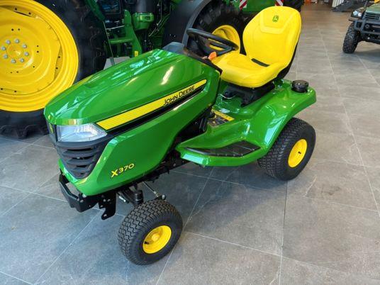 John Deere X370