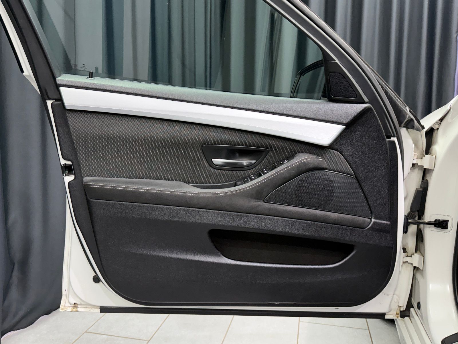 Fahrzeugabbildung BMW 520 d Touring|M-Paket|HIFI|PDC|Komfortzugang