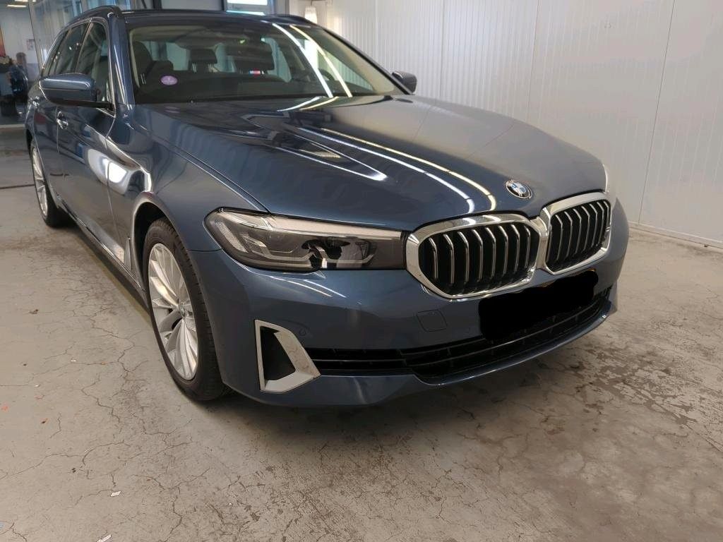 BMW 520i Touring Luxury Line/MHEV/Autom