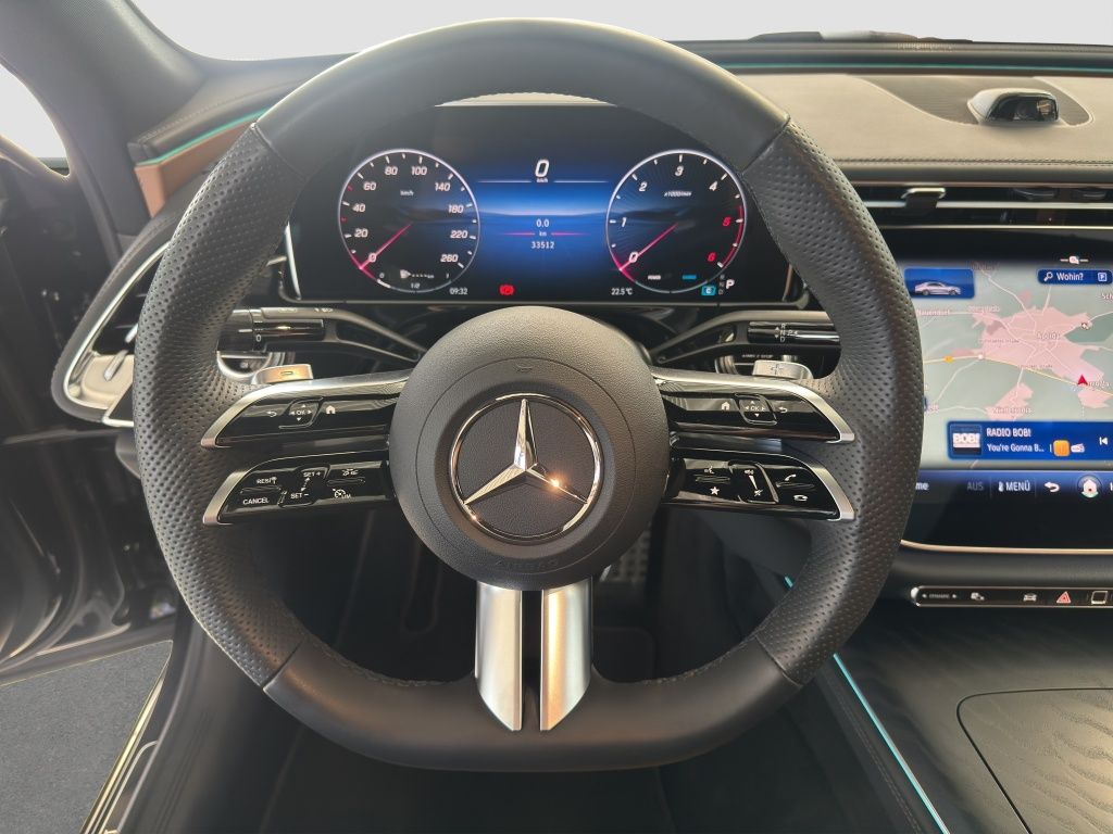 Fahrzeugabbildung Mercedes-Benz E 450 d 4MATIC Limousine AMG*Night*Pano*DIGITAL