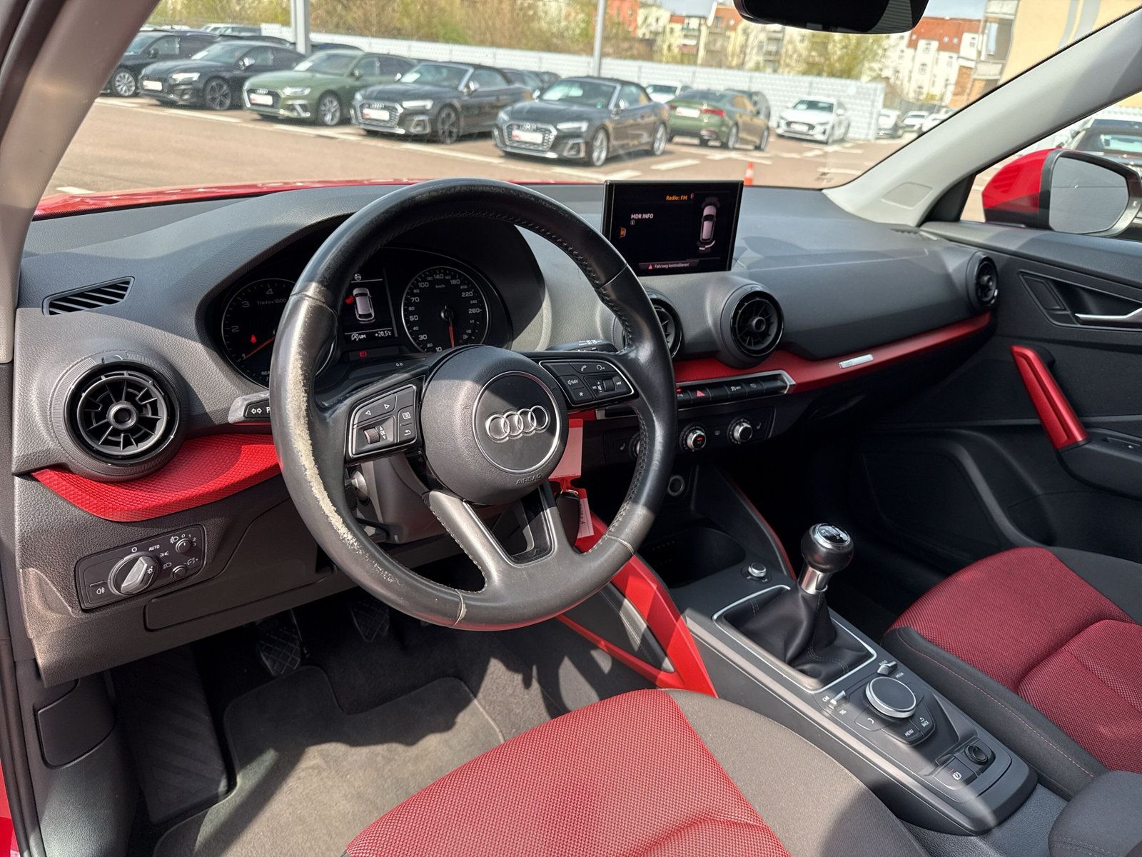 Fahrzeugabbildung Audi Q2 1.6 TDI Klima AHK Fahrschulwagen