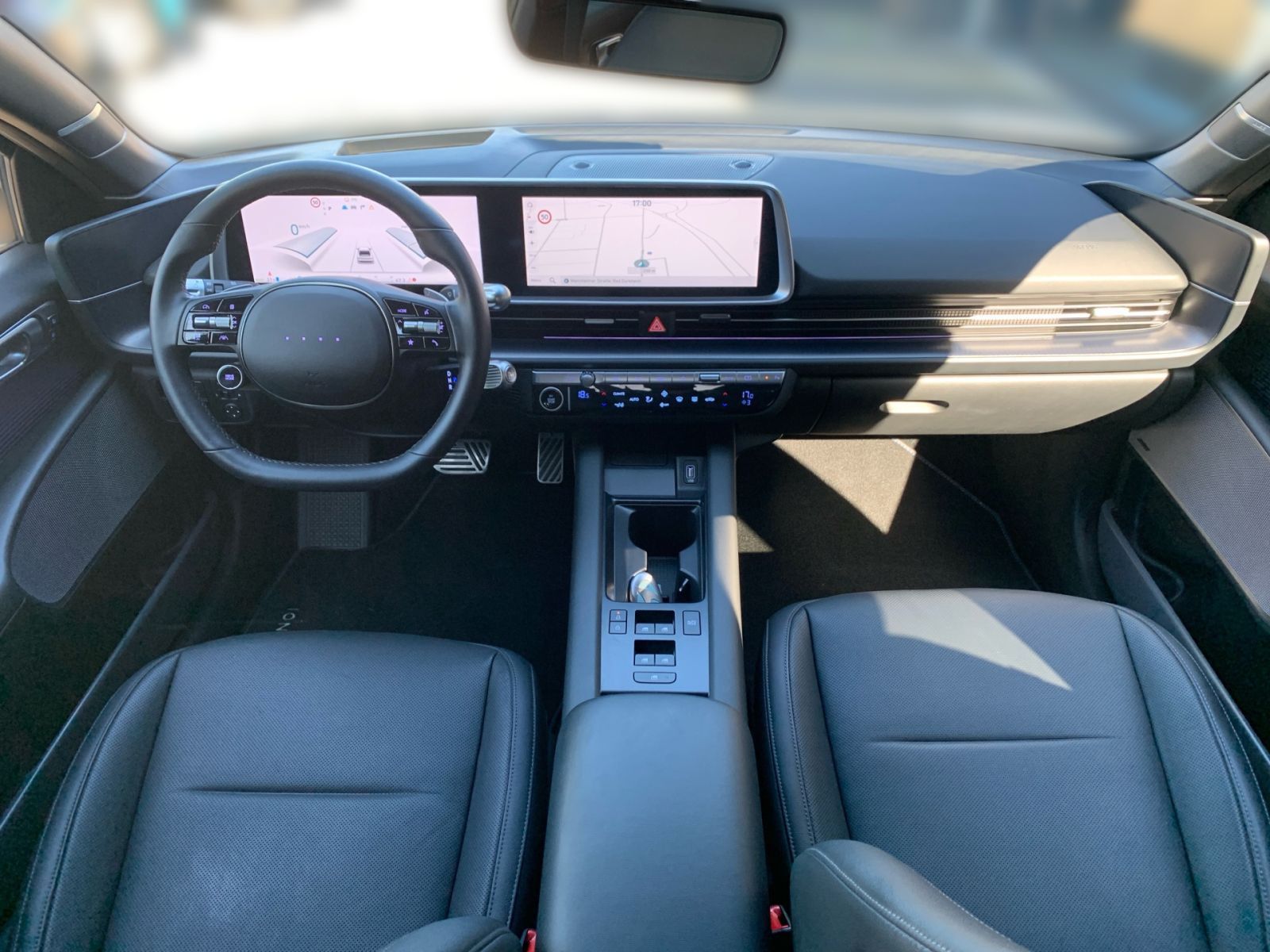 Fahrzeugabbildung Hyundai IONIQ 6 Uniq 77,4 kWh Elektro 4WD