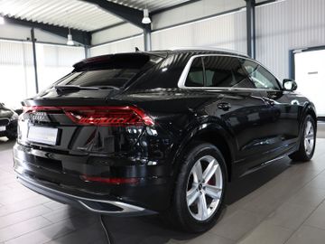 Audi Q8 - 11