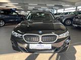 BMW 320 d Touring xDrive Driving Assistant+Curved. - BMW 320: Xdrive