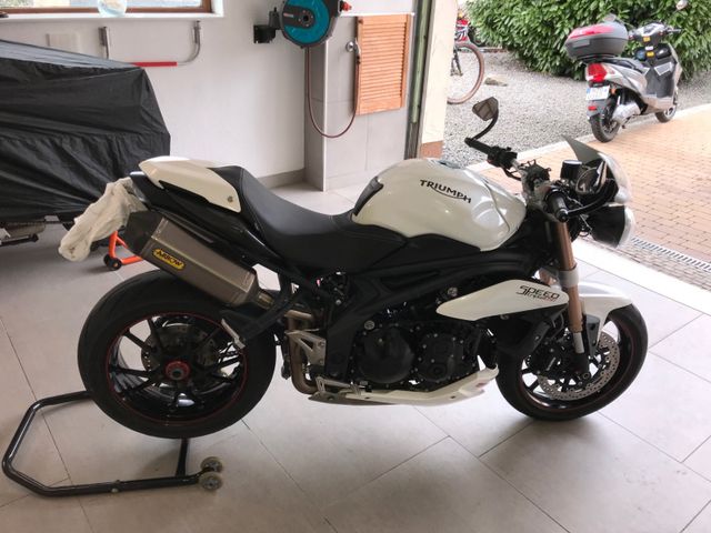 Triumph Speed Triple 1050