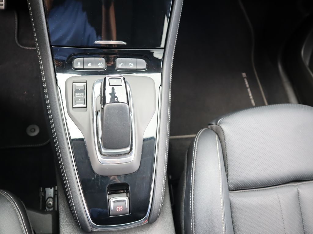Fahrzeugabbildung Opel Grandland X Plug-in-Hybrid4 Ultimate+Leder+Navi+