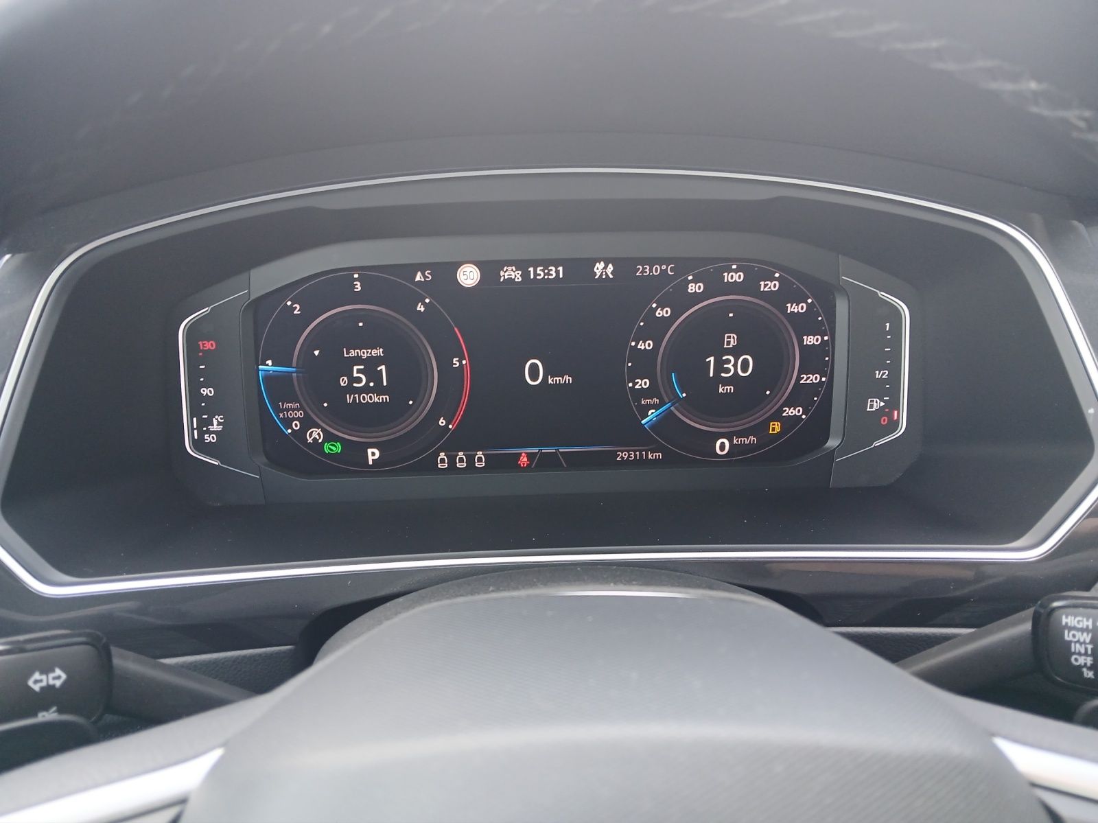 Fahrzeugabbildung Volkswagen Tiguan TDI United DSG Matrix Navi HUD AID ACC RF