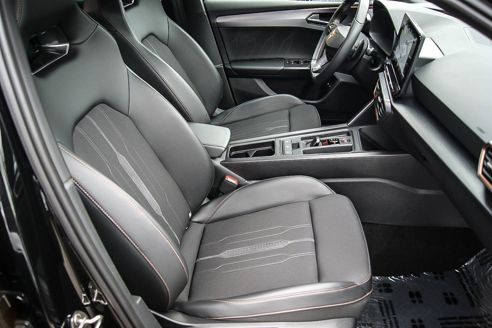 Fahrzeugabbildung CUPRA Leon Sportstourer e Hybrid DSG XL-VISION 1.HAND