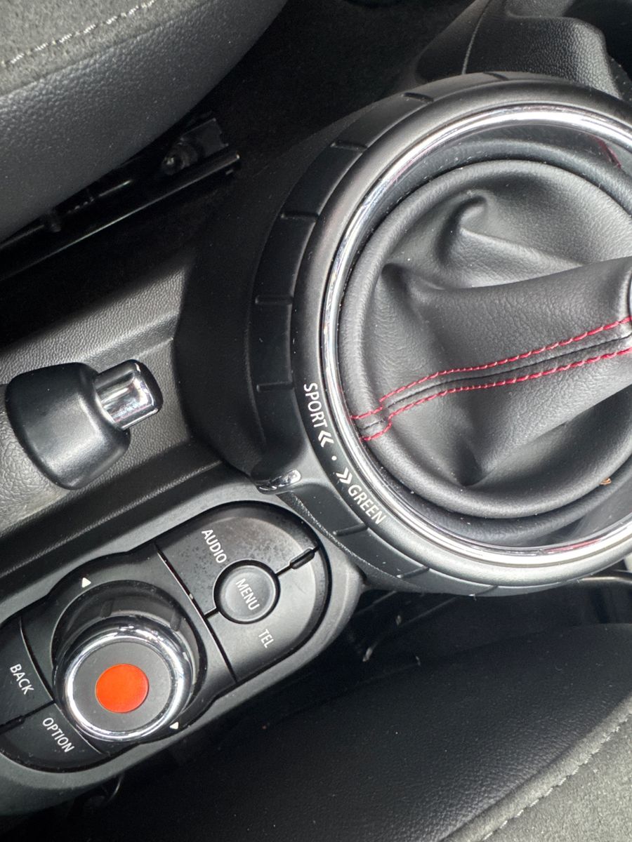 Fahrzeugabbildung MINI COOPER S JCW Umbau,Leder,Panorama,LED,SH