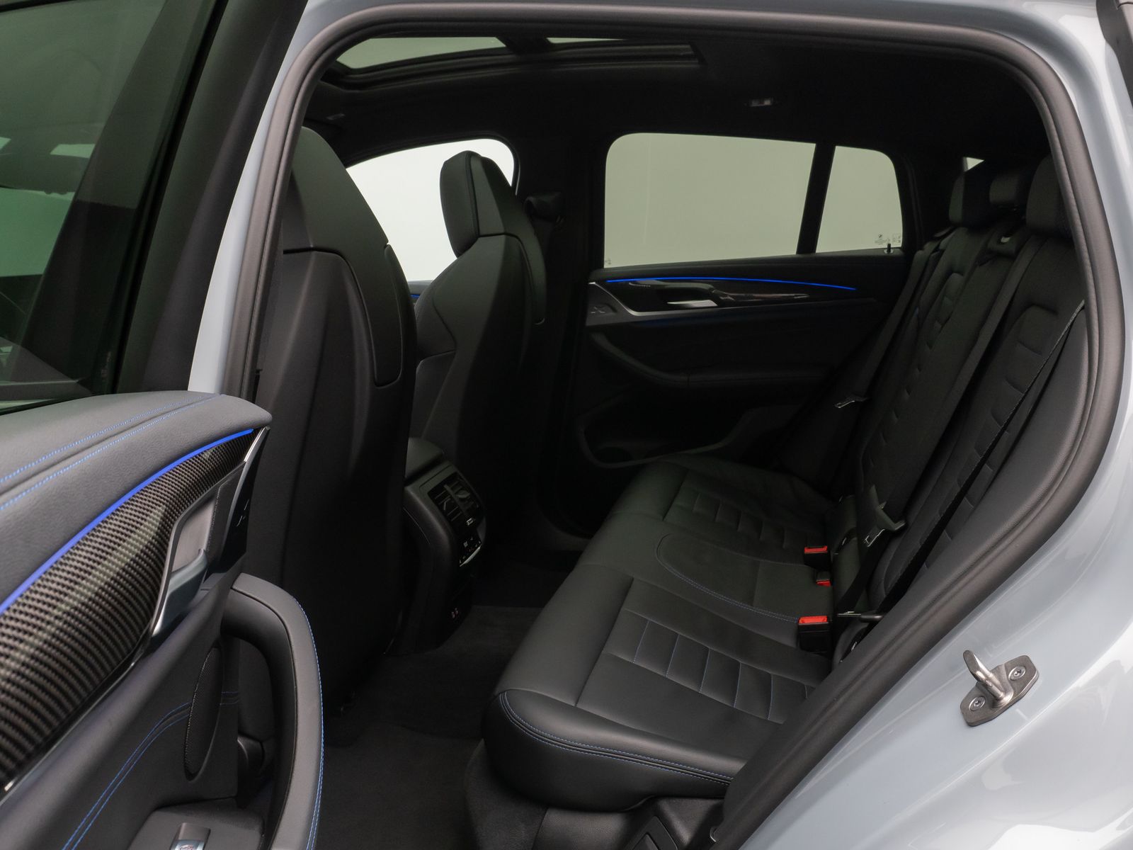 Fahrzeugabbildung BMW X4 xD30d M Sport Laser Panorama 360°HUD DAB HiFi