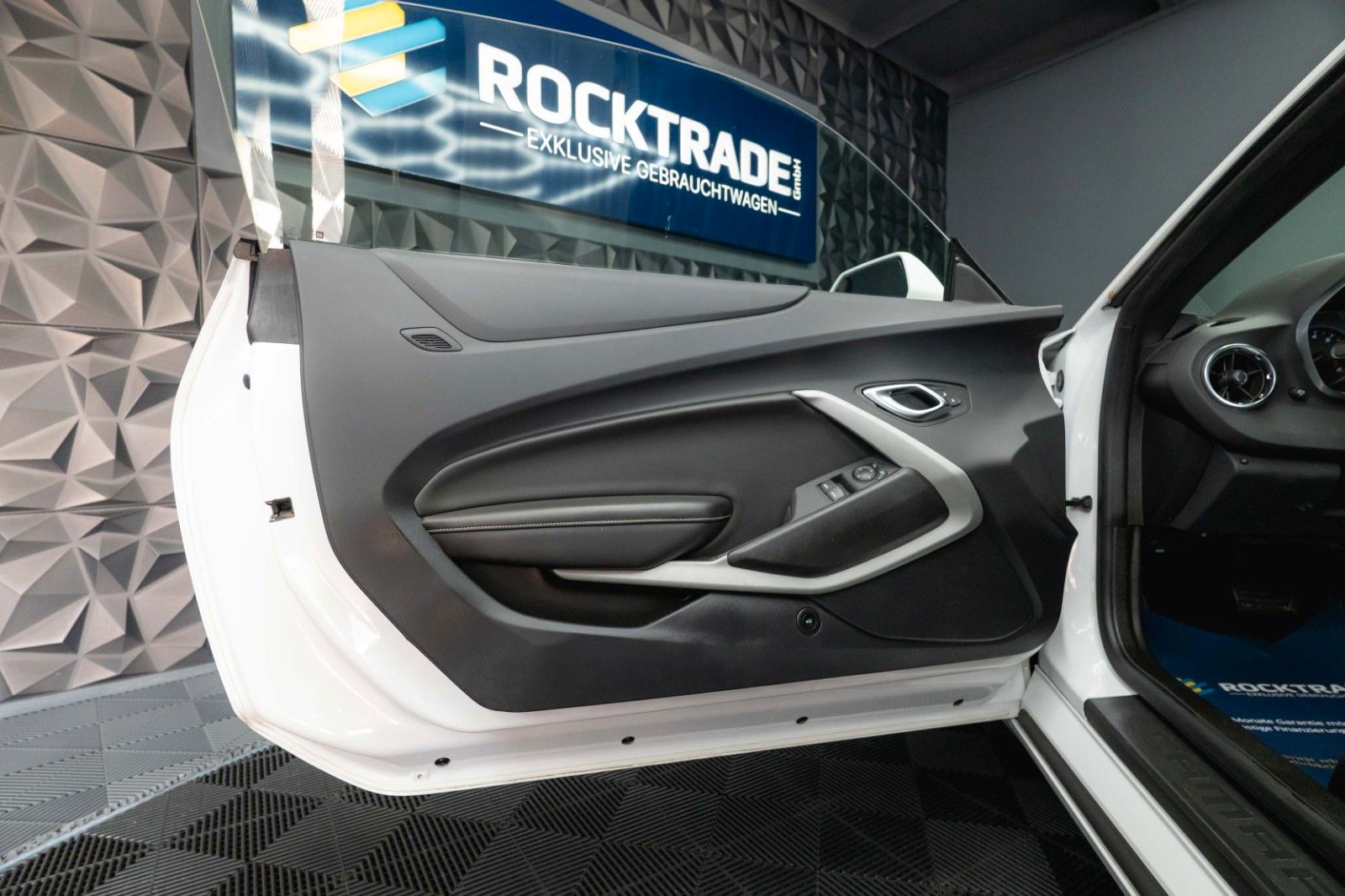 Fahrzeugabbildung Chevrolet Camaro 2.0 Turbo Coupe ZL1 Package *CarPlay*LED*