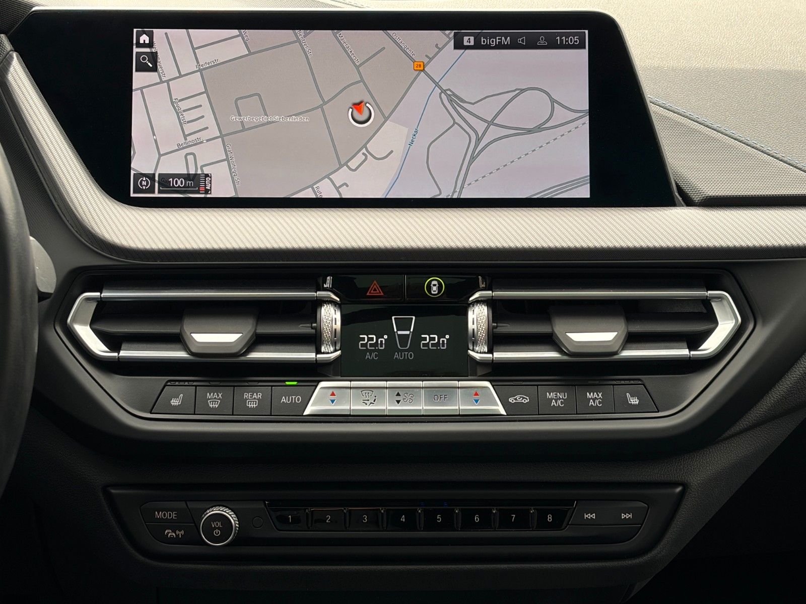 Fahrzeugabbildung BMW 118i M Sport Leder PANO TEMP CAM LED HiFi