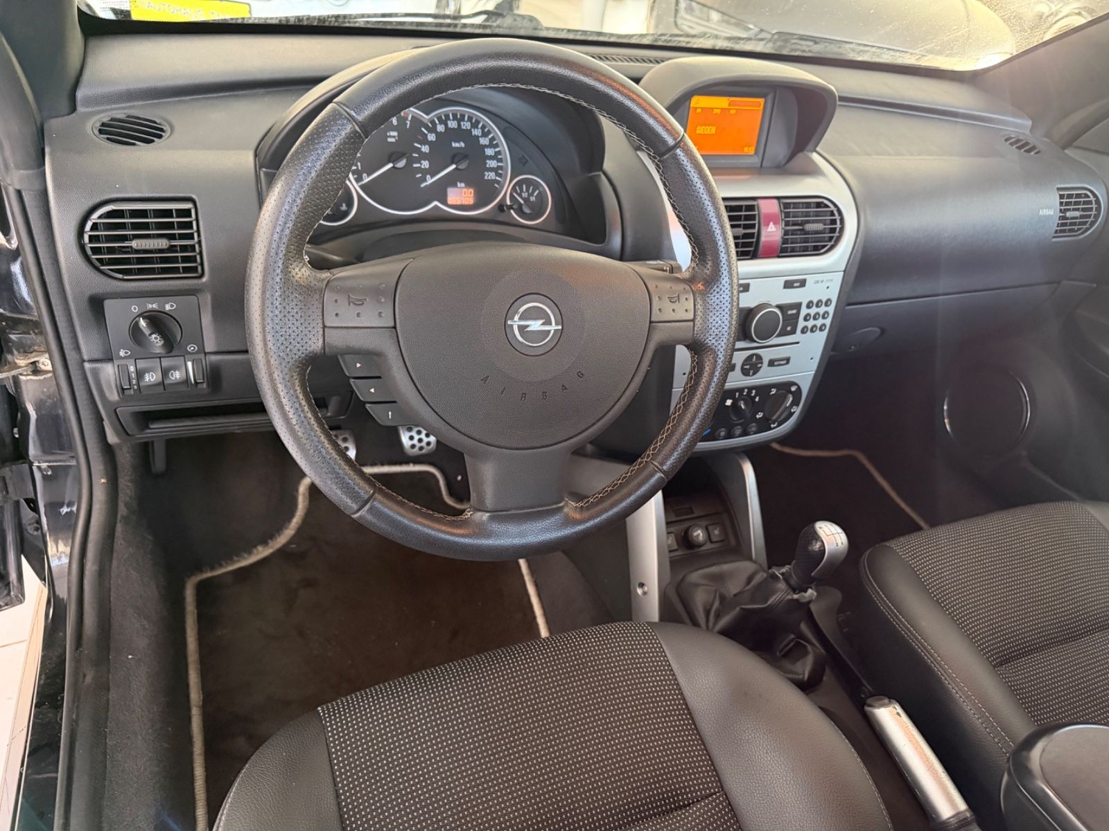 Fahrzeugabbildung Opel Tigra Twin Top Basis