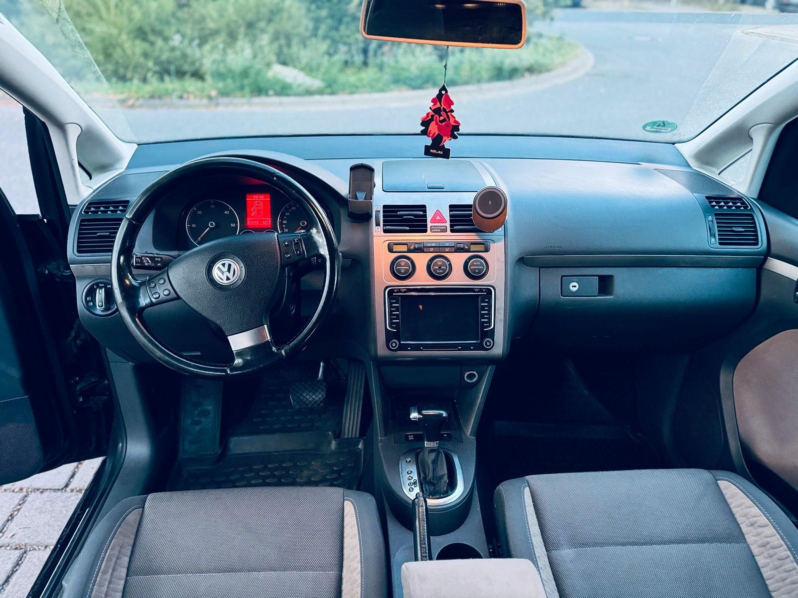 Volkswagen Touran 2008 — photo 9