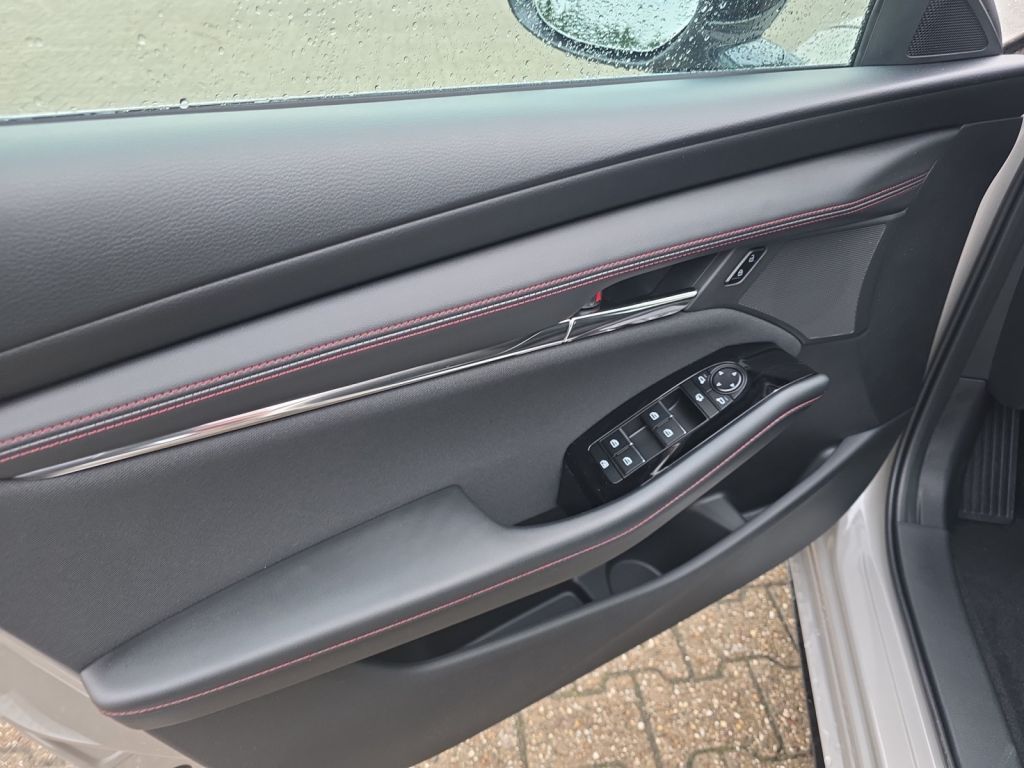 MAZDA 3 HOMURA 2,5G AT 140PS Navi Kamera LED-Licht MAZDA 3 HOMURA 2,5G AT 140PS Navi Kamera LED-Licht