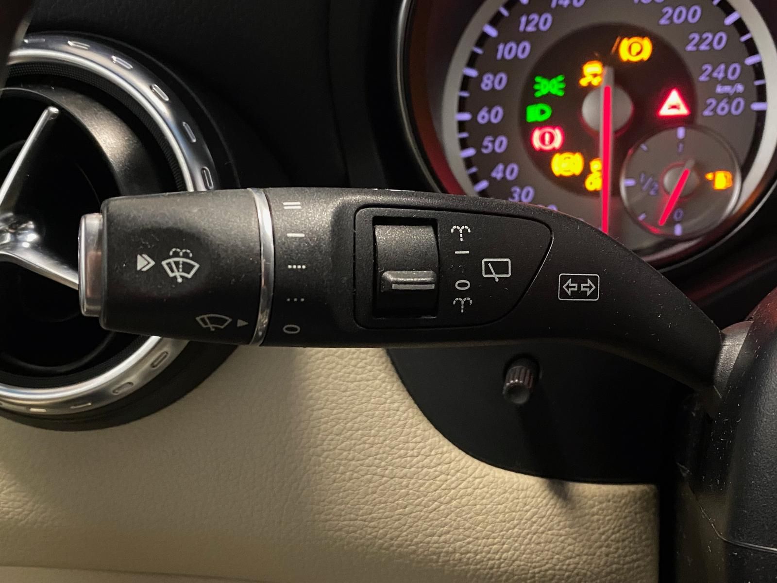 Fahrzeugabbildung Mercedes-Benz GLA 200 2.1 CDI KAT GLA 200 CDI / d (156.908) NA