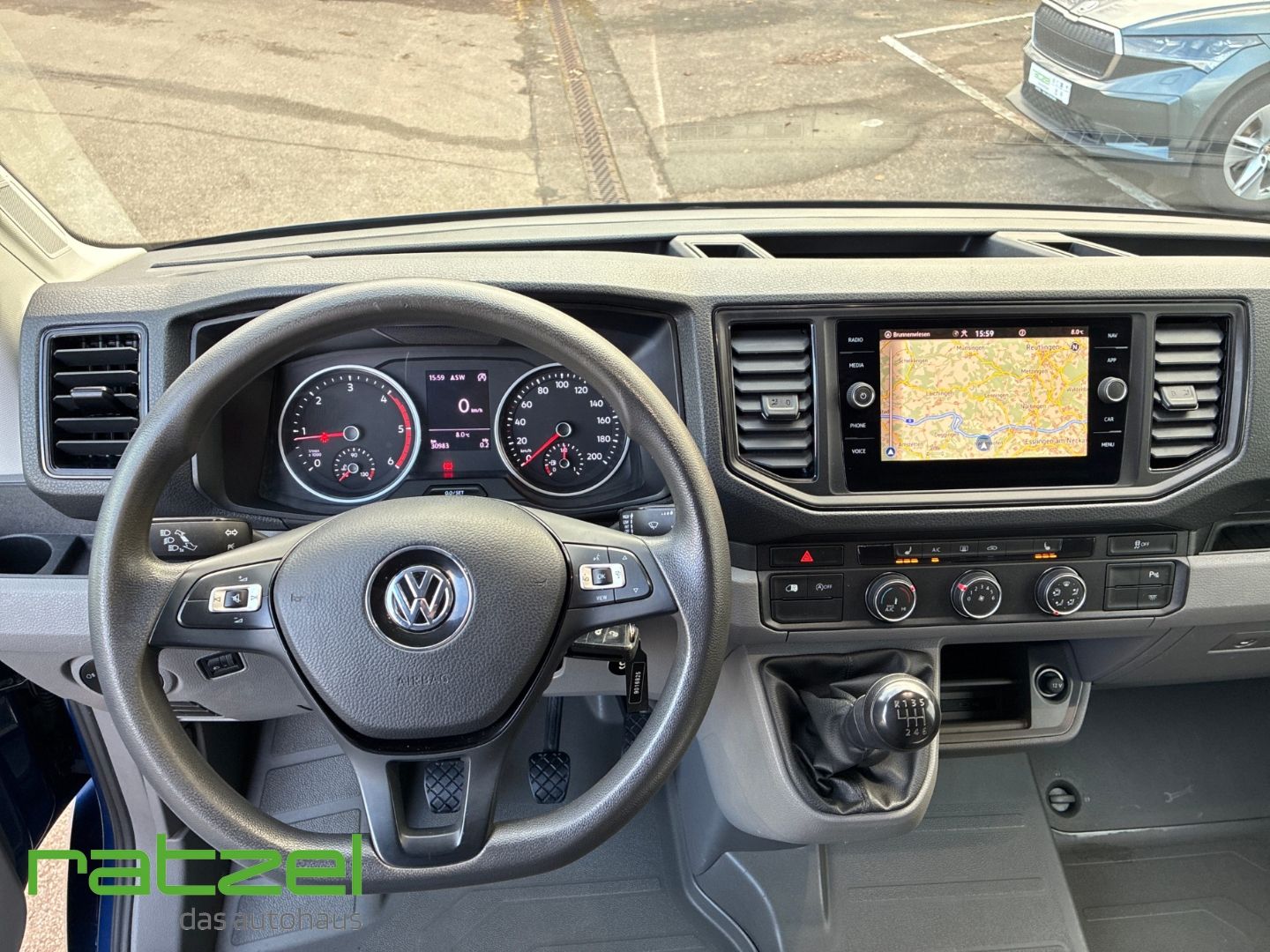 Fahrzeugabbildung Volkswagen Crafter Kasten 35 2.0 TDI L2H1 ML Navi AHK Stand