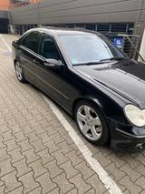 Mercedes-Benz Mercedes Benz C Klasse 320CDI AVANTGARDE - Mercedes-Benz E 320 aus 2006: Cdi