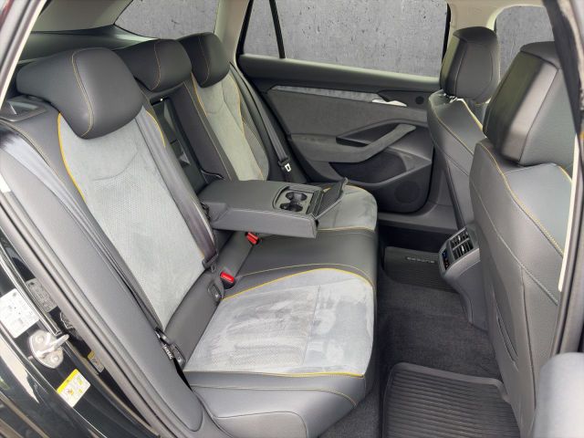 Superb Combi Selection 2.0 TDI 4x4 Bluetooth LED