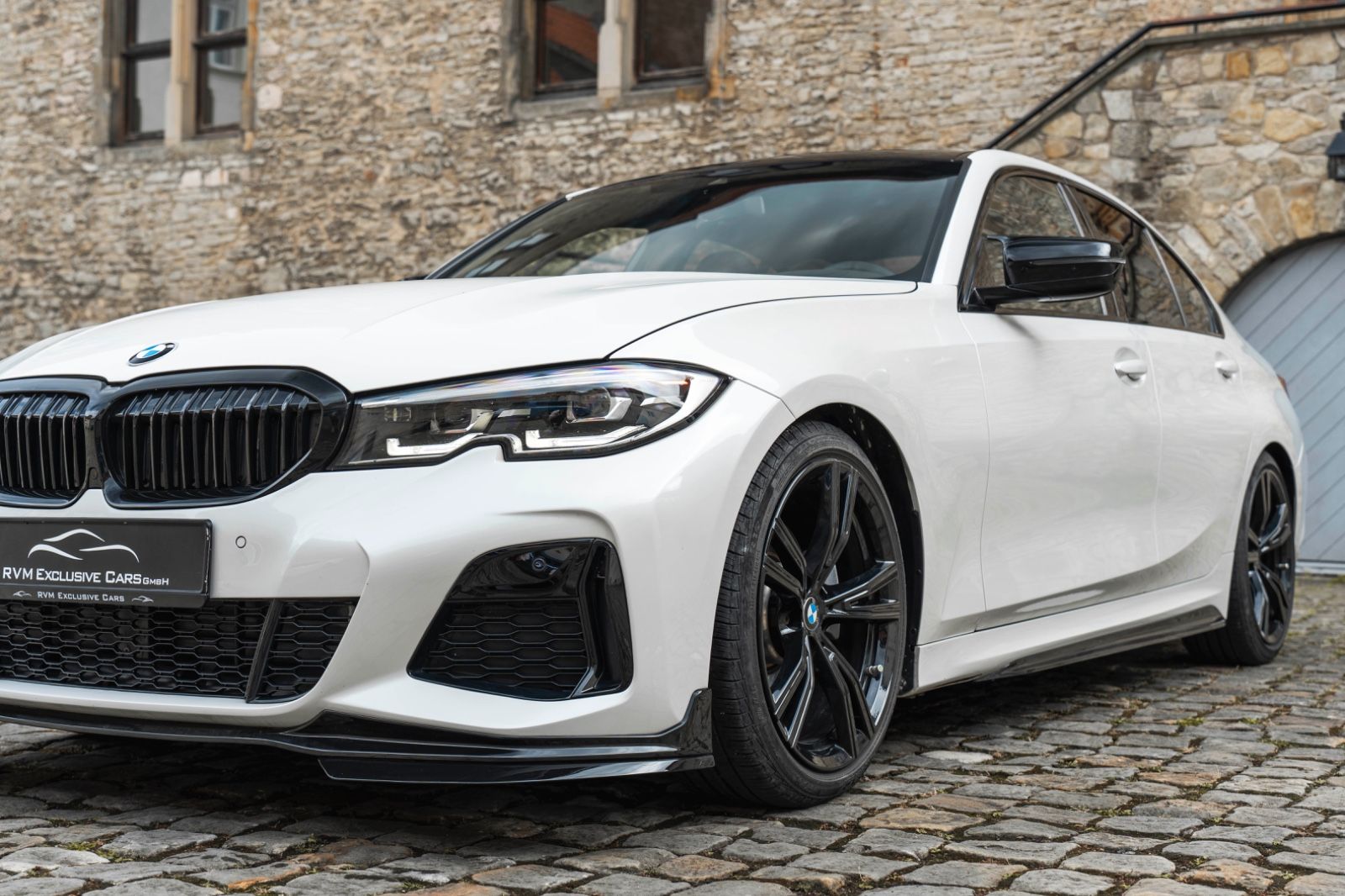 Fahrzeugabbildung BMW 330iX M-Performace HUD LED HIFI KAM TOTW ALC