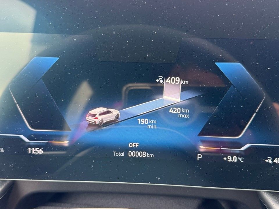 Fahrzeugabbildung BMW iX1 eDrive20 M Sport Premium Winterkomplettr