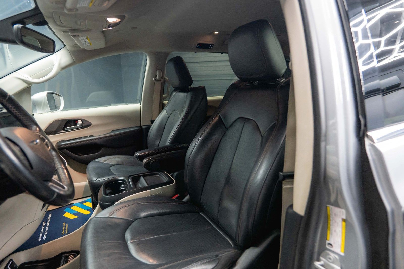 Fahrzeugabbildung Chrysler Pacifica 3.6 V6 Touring L *7 Sitze*LED*Kamera*