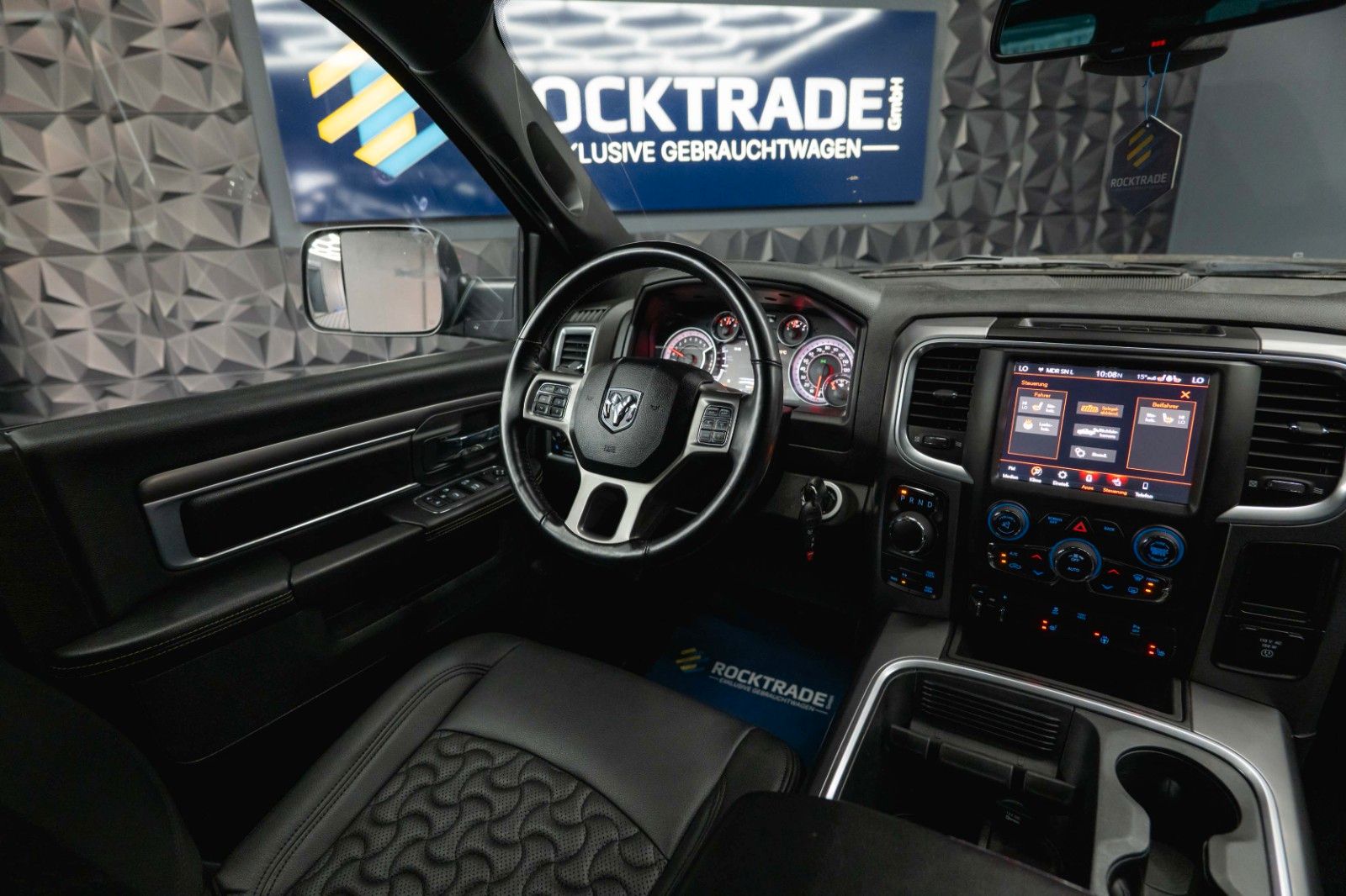 Fahrzeugabbildung Dodge RAM 5.7 V8 HEMI 4x4 Sport OFFROAD Night WARLOCK