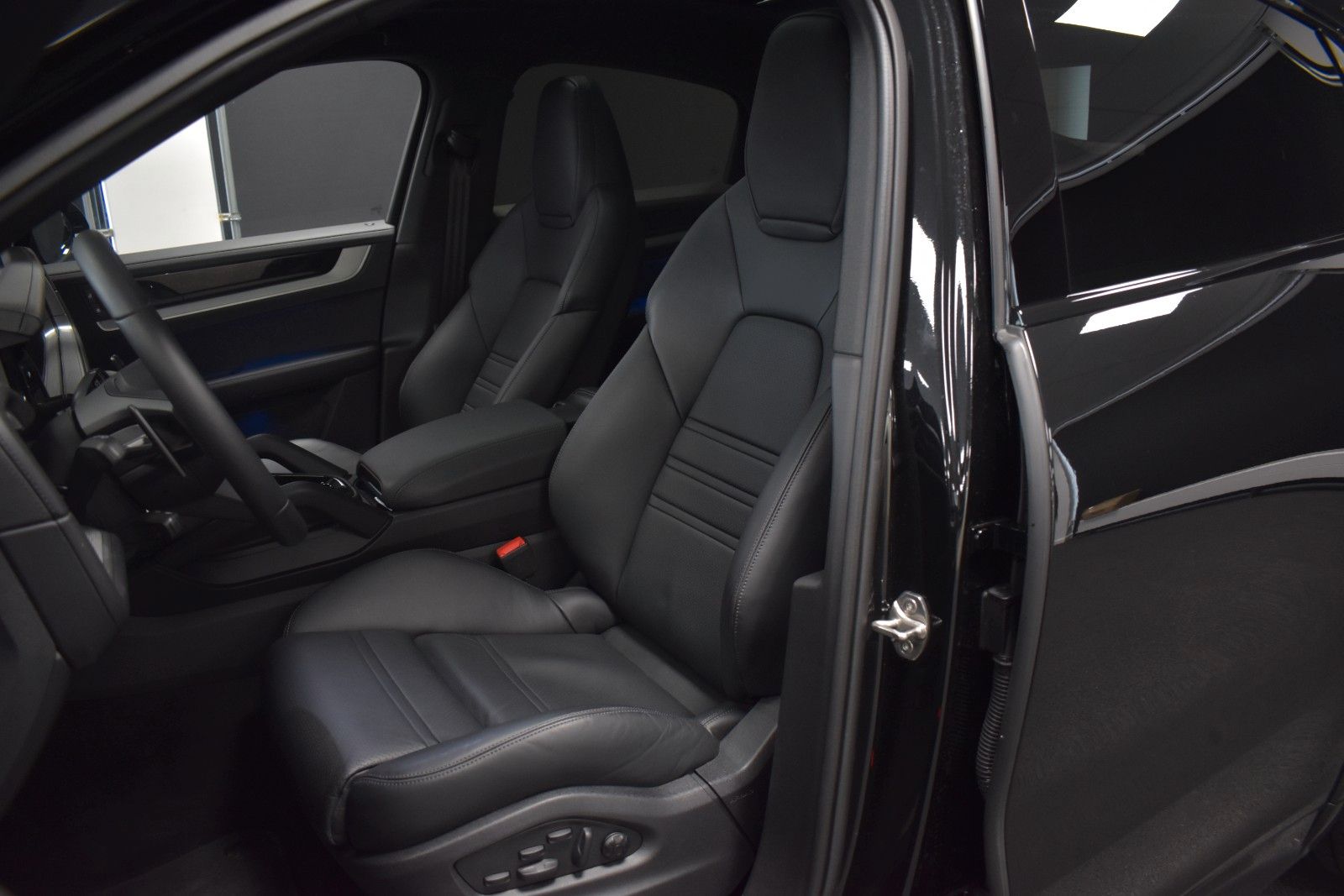 Porsche Cayenne Coupe E-Hybrid TURBO GT 470pk | PASSENGE imagem 3