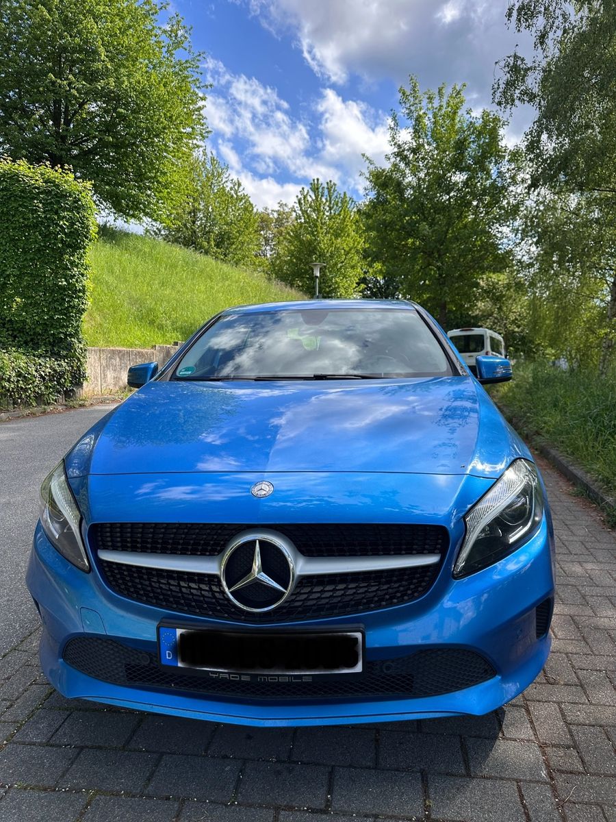 MERCEDES-BENZ A 180
