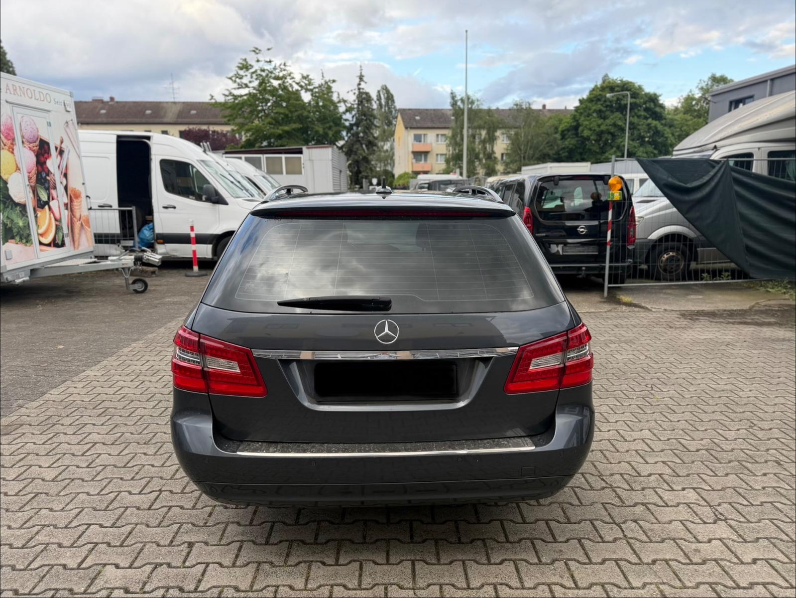 Mercedes-Benz E220 2012 — photo 6