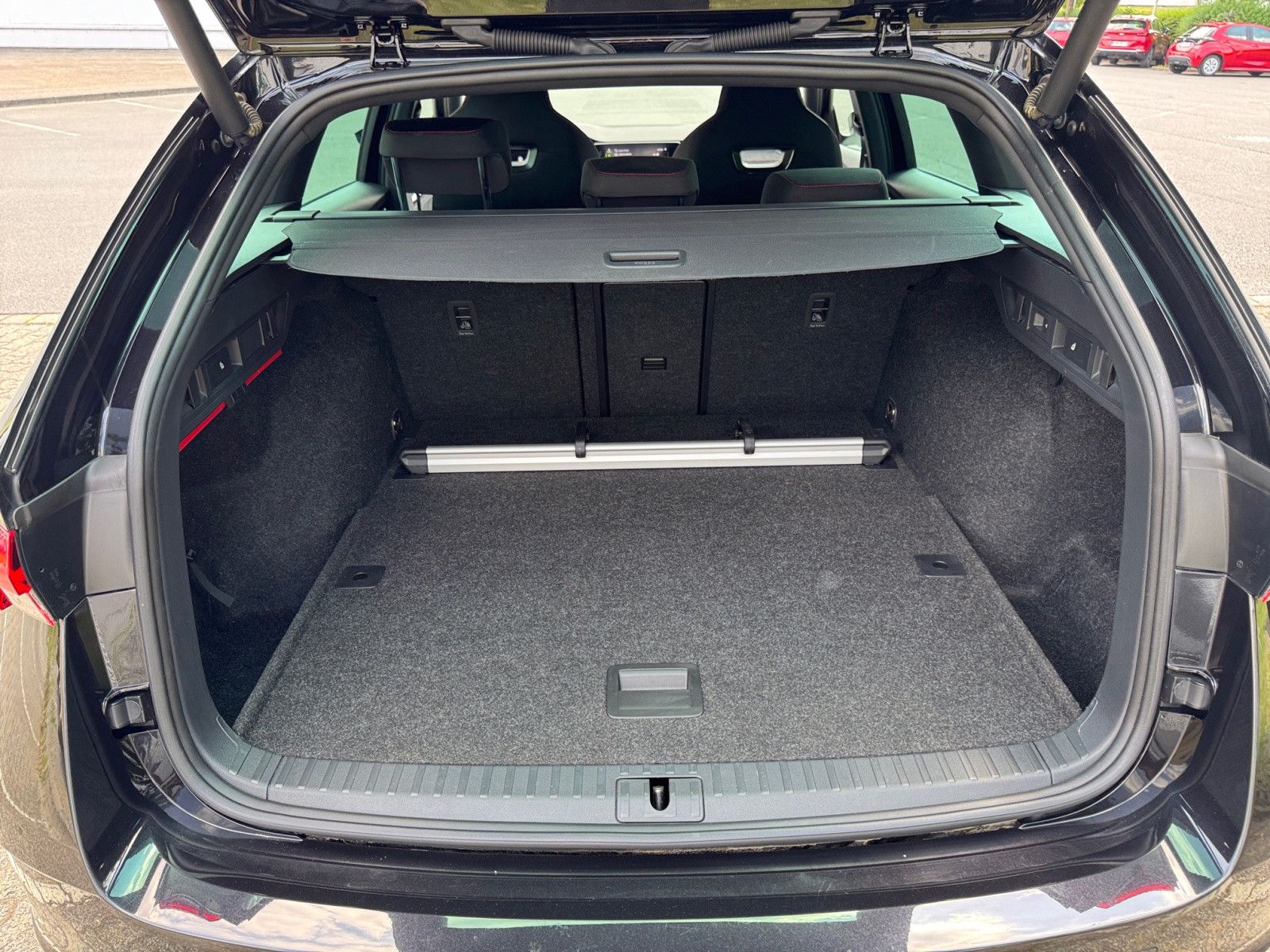 Octavia Combi RS 2,0 TSI DSG Navi über App AHK