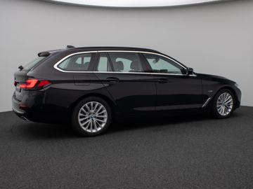 Fahrzeugabbildung BMW 530e xD Tour Luxury Line ACC HUD Pano Laser 360°