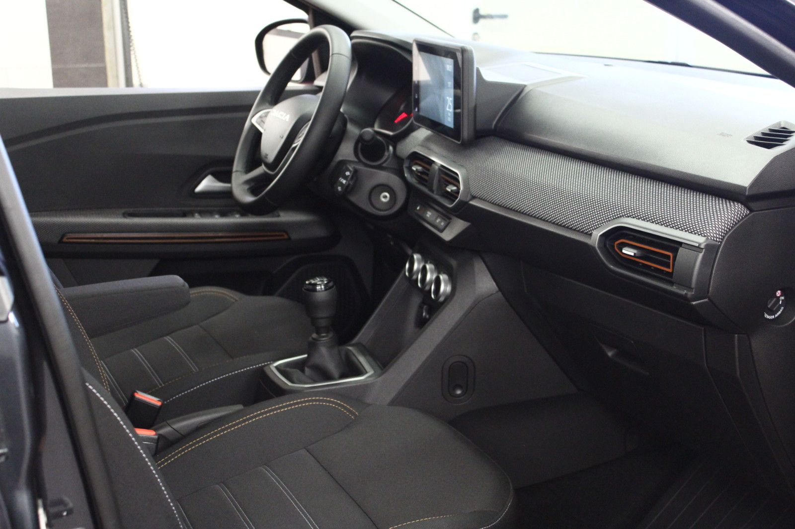 Fahrzeugabbildung Dacia Sandero TCe 90 Stepway Expression *Allwetterreif