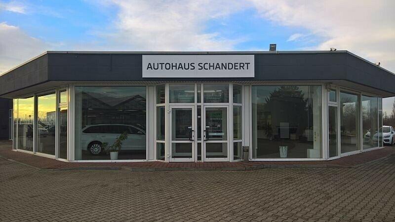 showroom-image-top