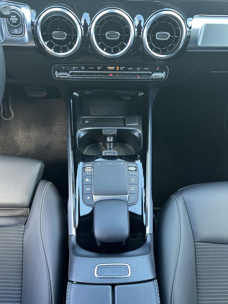 Fahrzeugabbildung Mercedes-Benz GLB 220d Progressive NAV+LED+V-COCK+KAM+CARPLAY