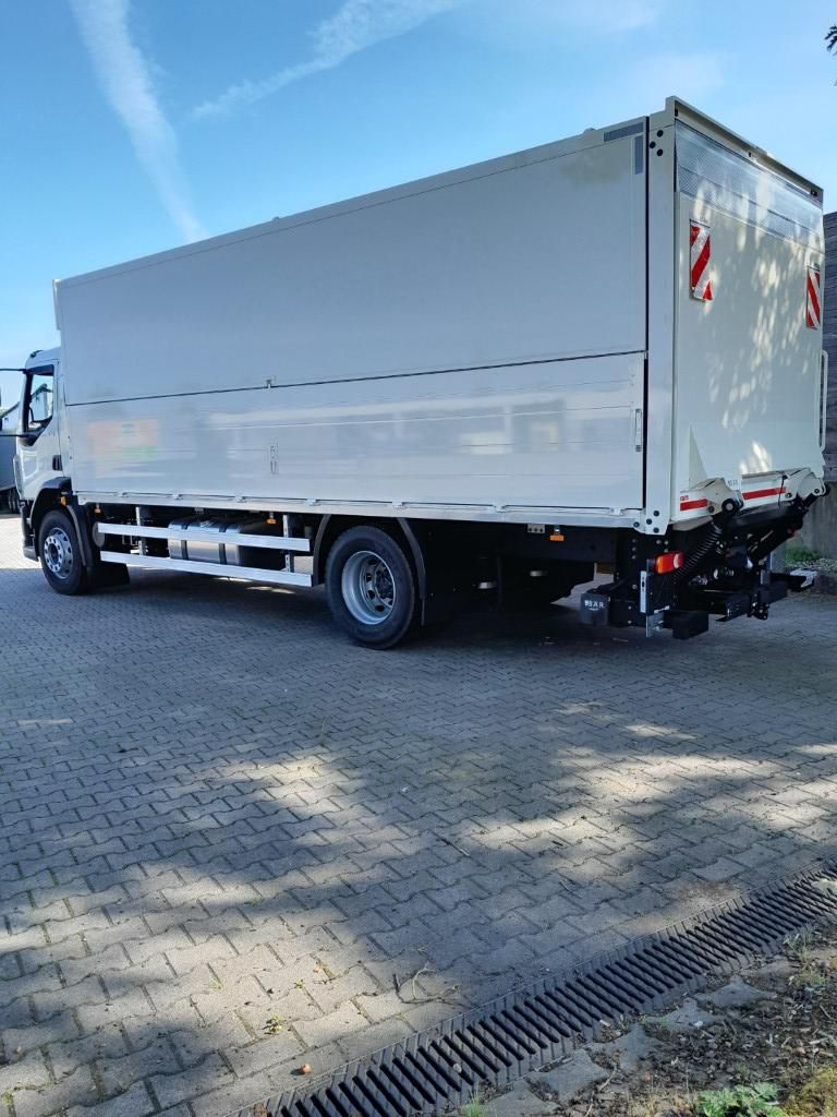 Fahrzeugabbildung DAF XB 310 FA 18t Getränkeaufbau