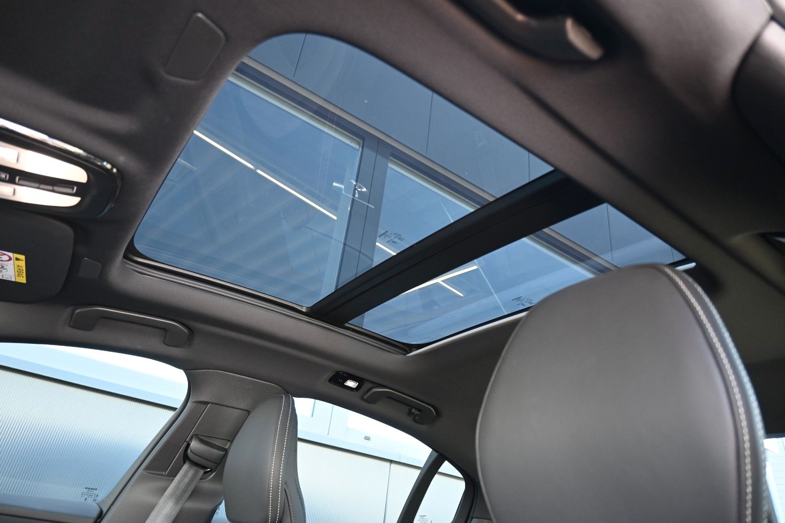 Fahrzeugabbildung Volvo S60 B4 Plus Dark*LED*PANO*STHZ*H&K*360*QI*19"