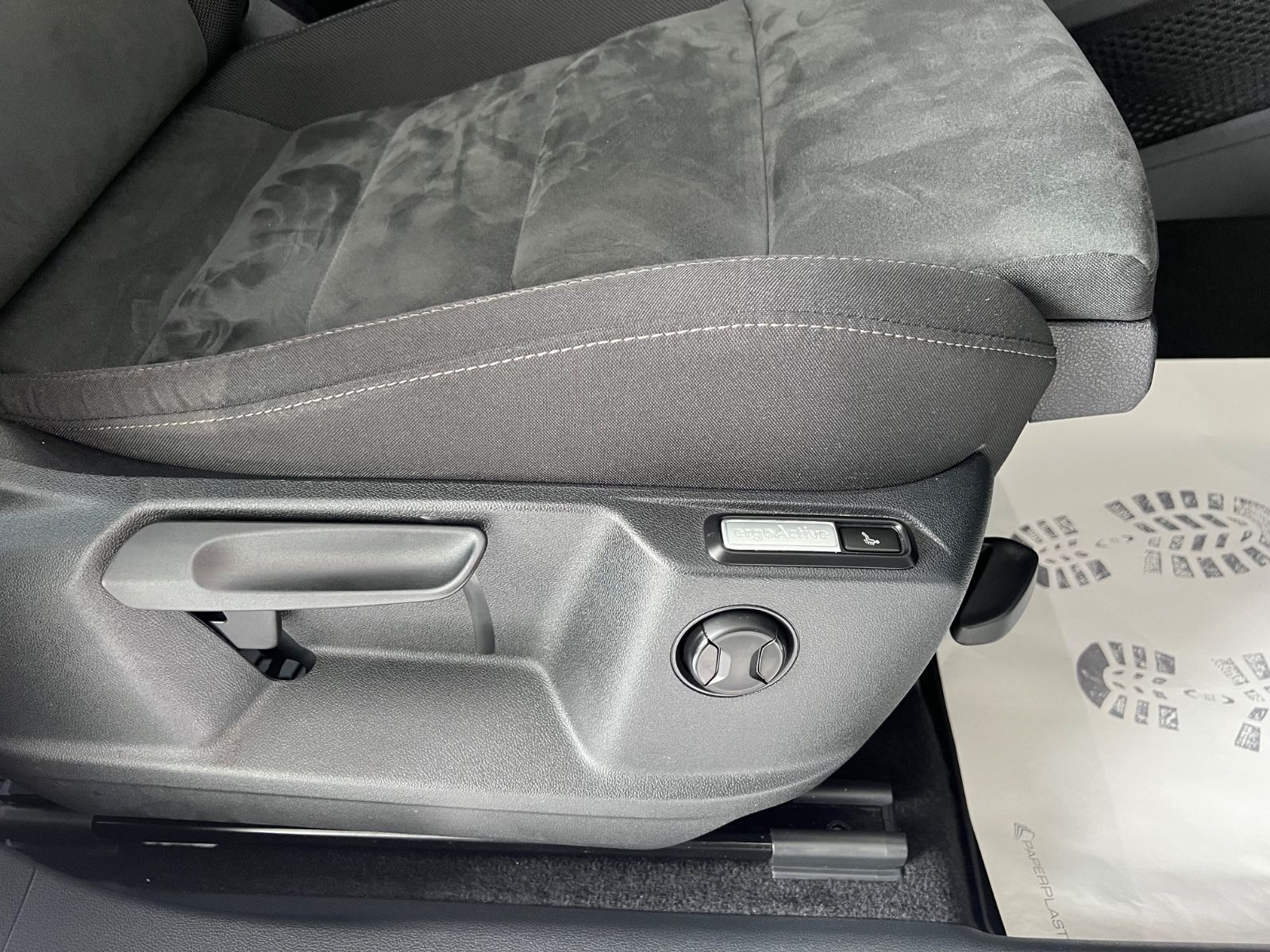 Fahrzeugabbildung Volkswagen Tiguan Comfortline 2.0TDI *DIGITALTACHO*LED*360°