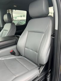 Ford F 150 Lightning Flash gr Batterie im Vorlauf