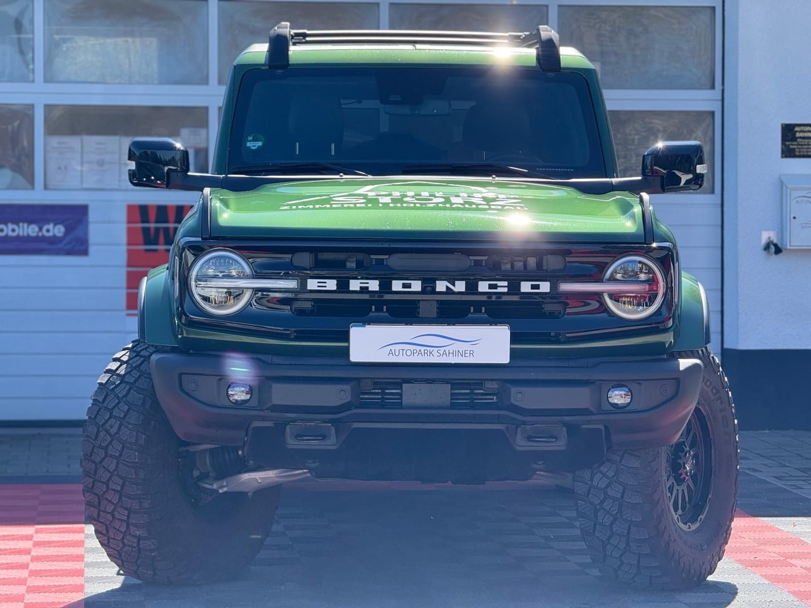 Ford Bronco Outer Banks 4x4 imagem 2